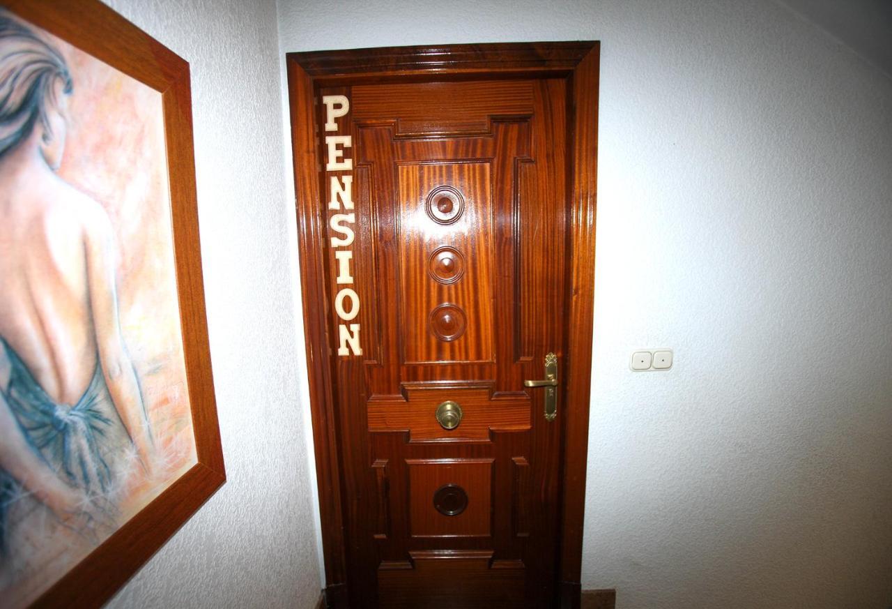 Pension Como En Casa Rincon de Soto Luaran gambar