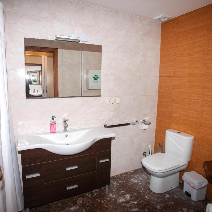 Pension Como En Casa Rincon de Soto Luaran gambar