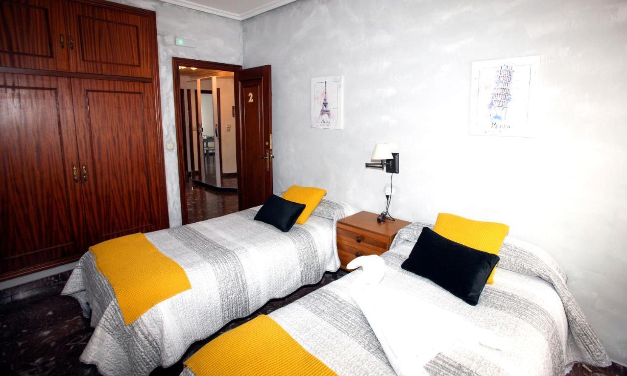 Pension Como En Casa Rincon de Soto Luaran gambar
